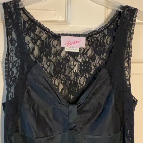 Women’s Elegant Black Scaasi nylon & Lace nightgown Medium - Picture 2 of 6